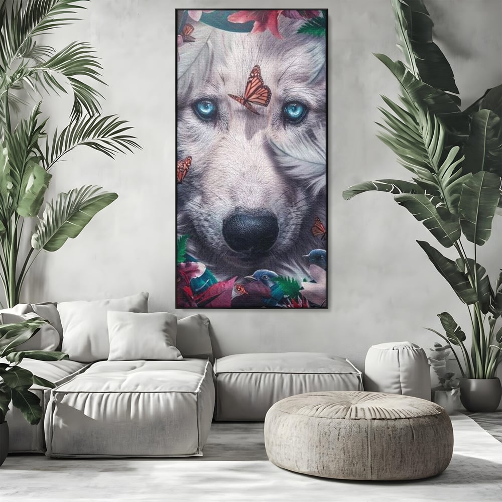 Tablou canvas cu tablou canvas cu lup alb si fluturi, in rama de aluminiu negru, pe perete intr-un living